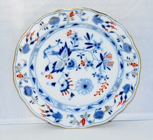 Meissen Zwiebelmuster Crossed Swords Blue Onion Royal Red & Gold Guild Plate